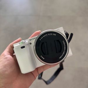 Sony Alpha a6000 mirrorless digital camera
